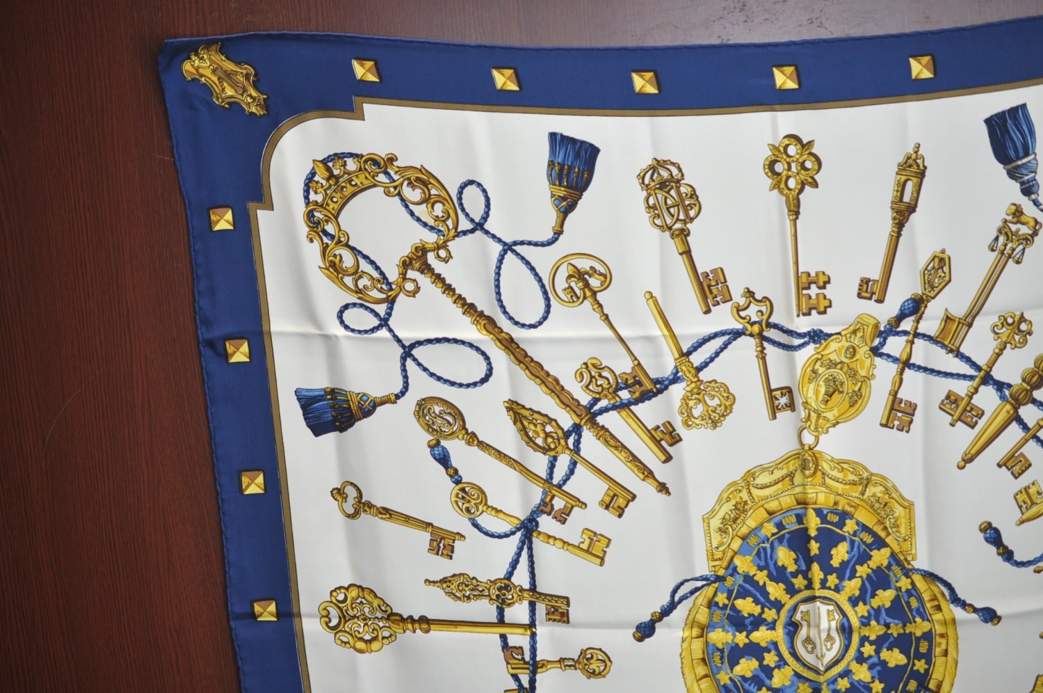 Authentic HERMES Carre 90 Scarf 