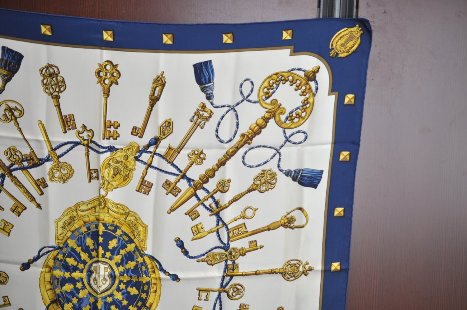 Authentic HERMES Carre 90 Scarf 