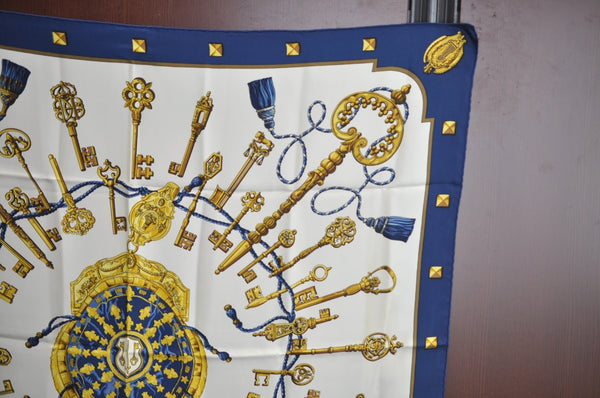 Authentic HERMES Carre 90 Scarf "LES CLES" Silk Navy K5806