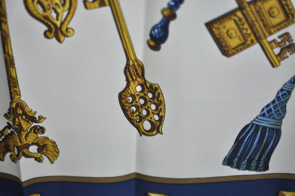 Authentic HERMES Carre 90 Scarf "LES CLES" Silk Navy K5806