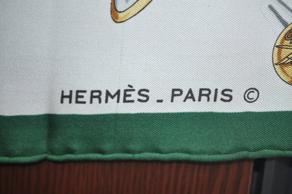 Authentic HERMES Carre 90 Scarf "CASQUES ET COIFFURES" Silk Green K5807