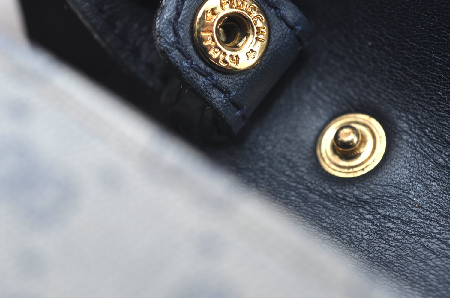 Authentic GUCCI Micro GG PVC Leather Shoulder Cross Body Bag Navy Blue K5871