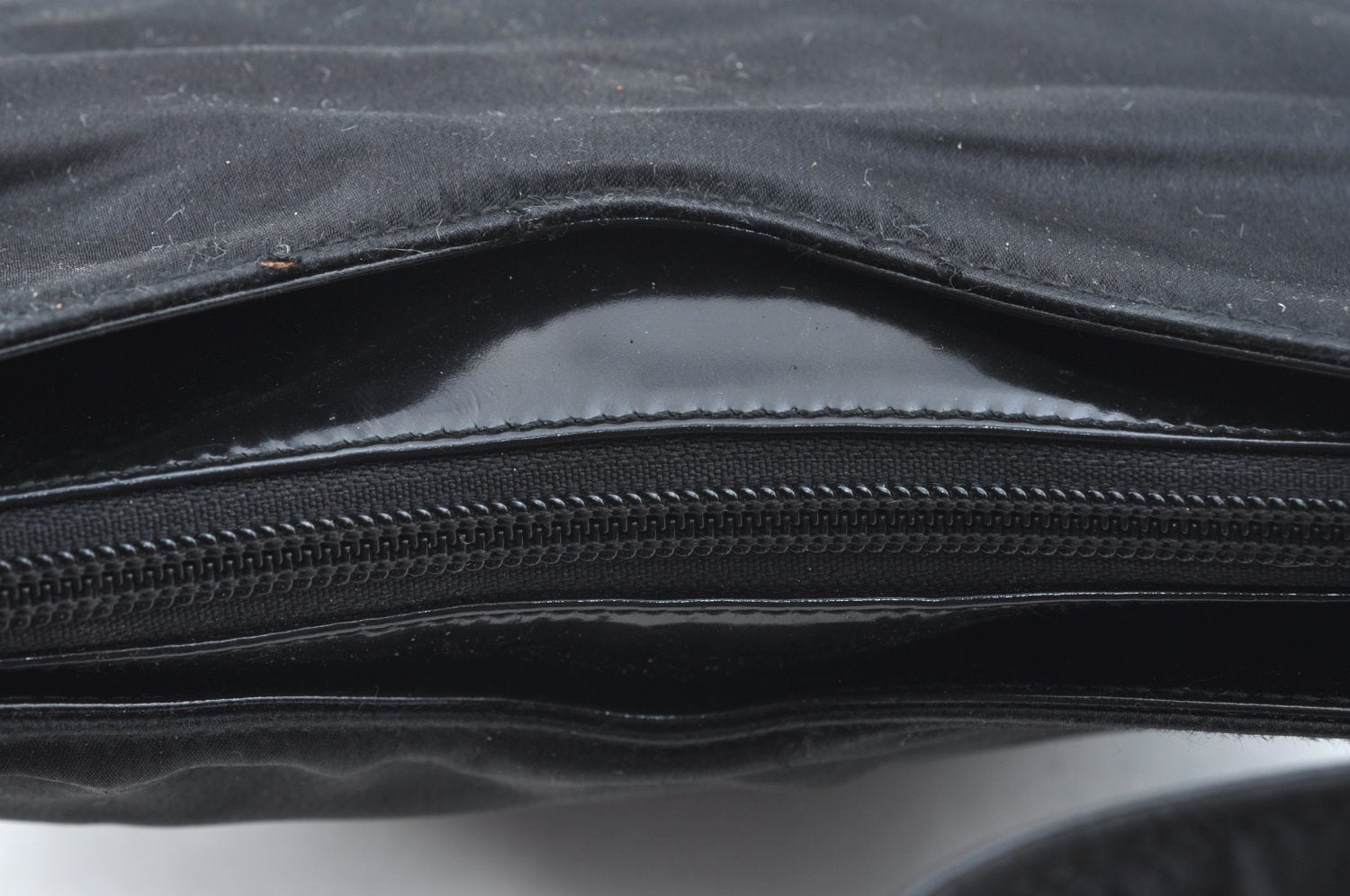 Authentic GUCCI Vintage Shoulder Hand Bag Satin Enamel Black Junk  K5884