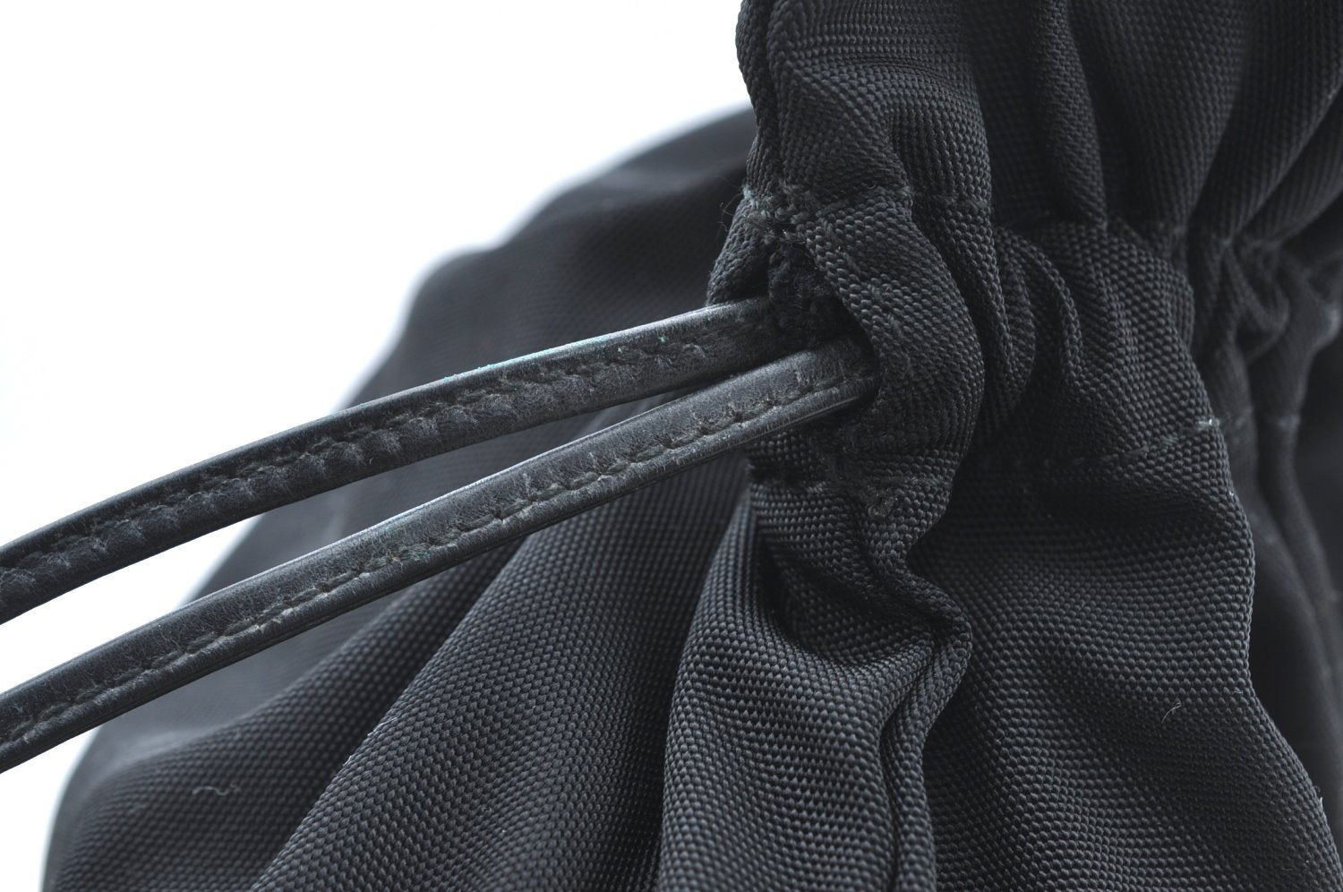 Authentic GUCCI Vintage Drawstring Pouch Purse Nylon Leather Black K5936