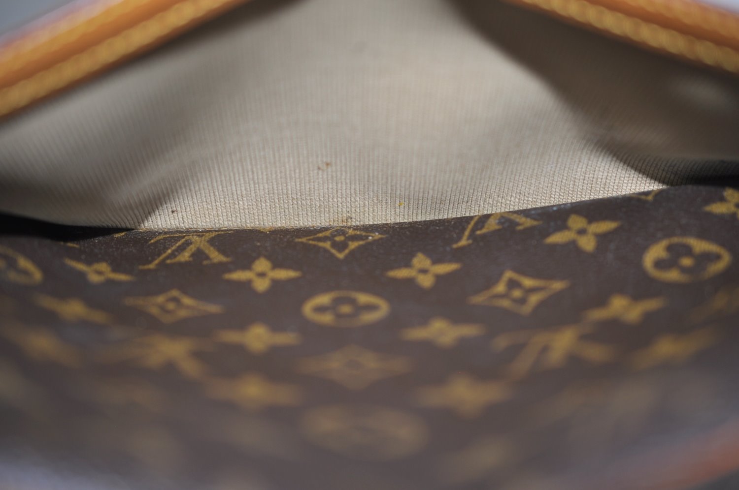 Auth Louis Vuitton Monogram Reporter PM Shoulder Cross Bag M45254 LV Junk K5940