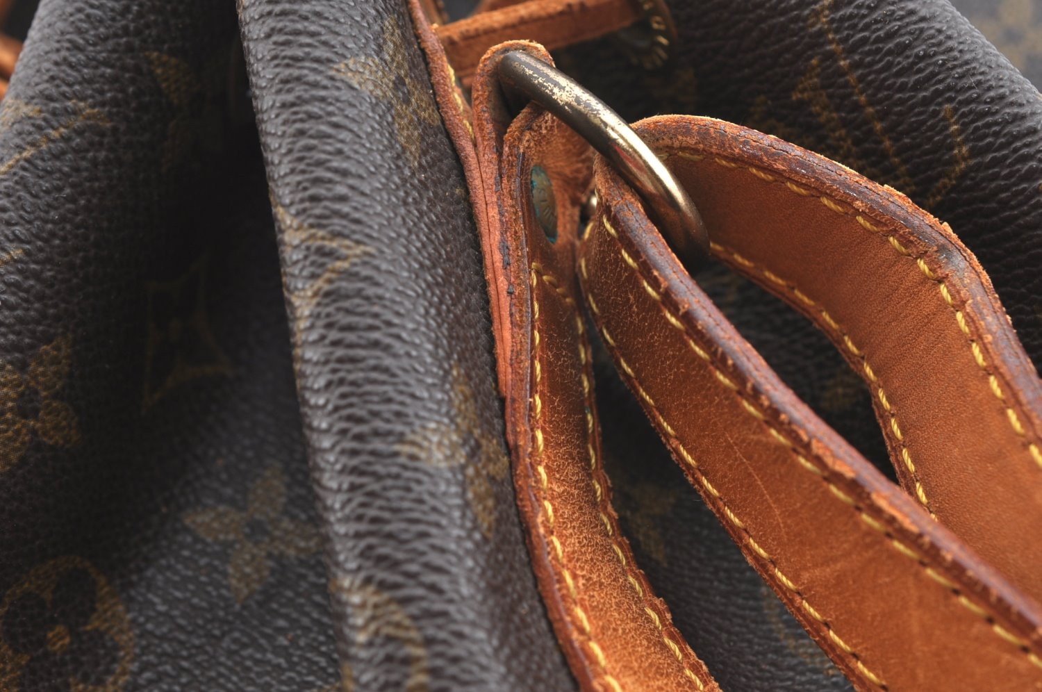 Authentic Louis Vuitton Monogram Noe Shoulder Drawstring Bag M42224 LV K5950