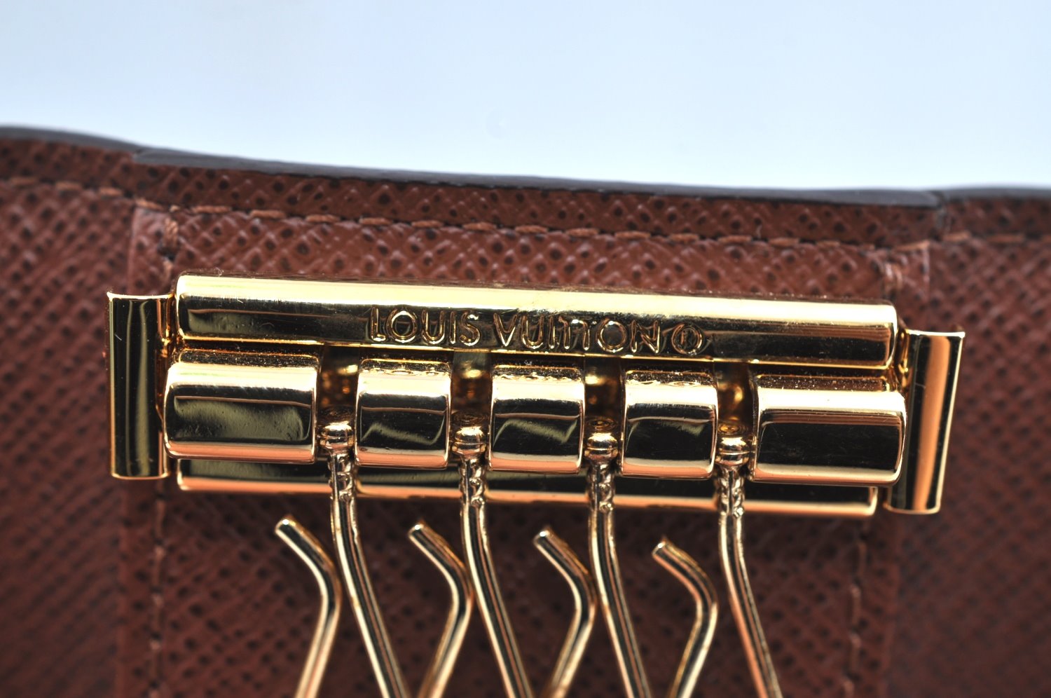 Authentic Louis Vuitton Monogram Multicles 4 Four Hooks Key Case M62631 LV K5957