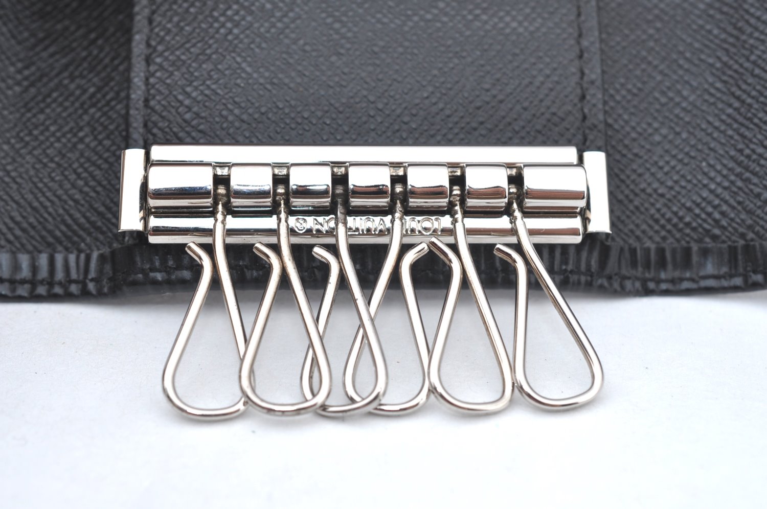 Authentic Louis Vuitton Epi Multicles 6 Key Case Black M63812 LV Box K5958