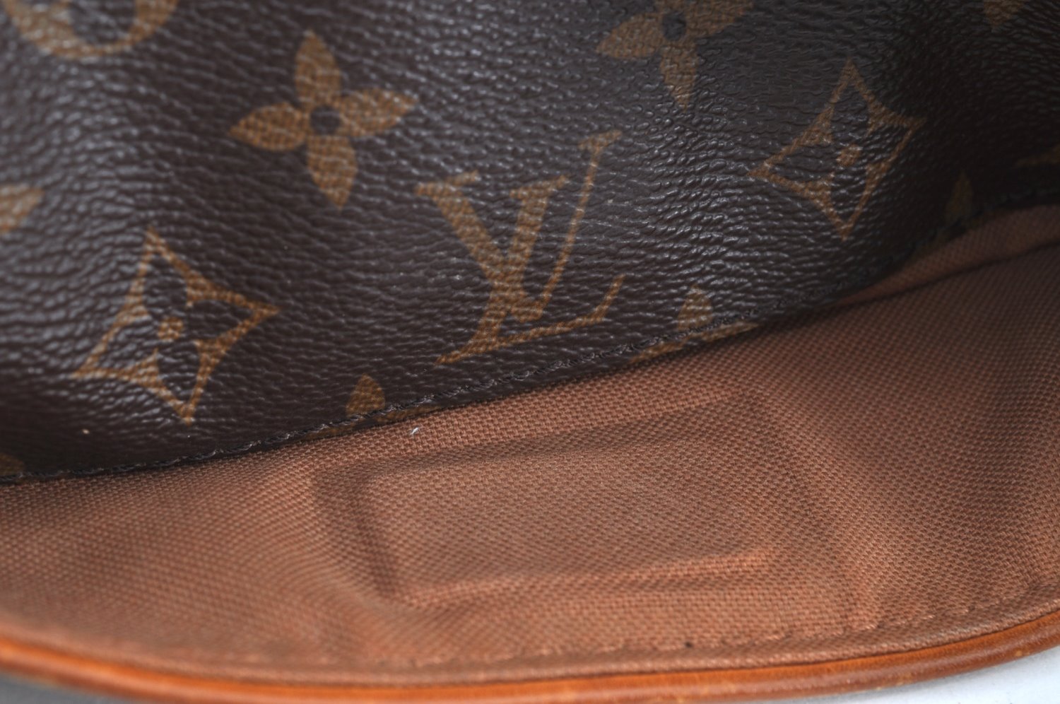 Authentic Louis Vuitton Monogram Pochette Valmy M40524 Shoulder Cross Bag K5963