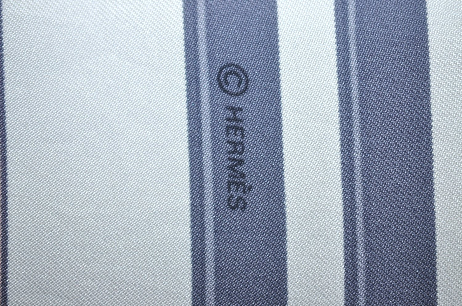 Authentic HERMES Carre 90 Scarf 