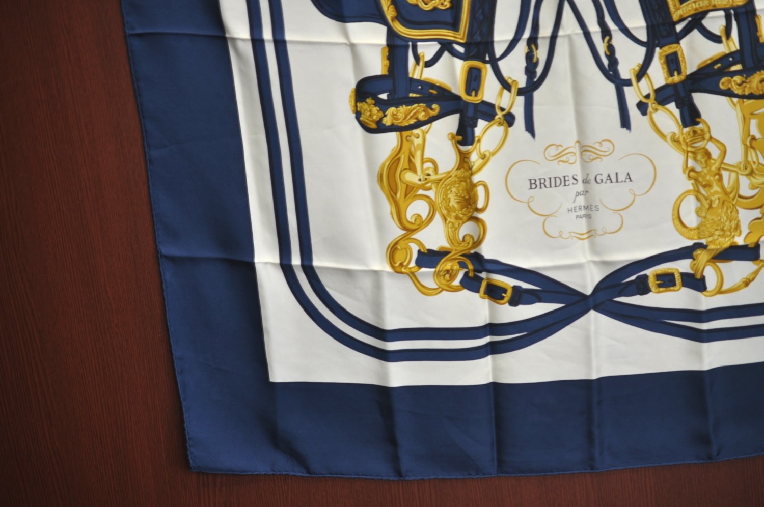 Authentic HERMES Carre 90 Scarf 