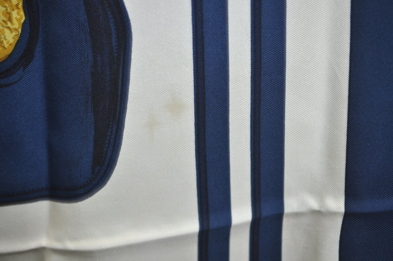 Authentic HERMES Carre 90 Scarf 