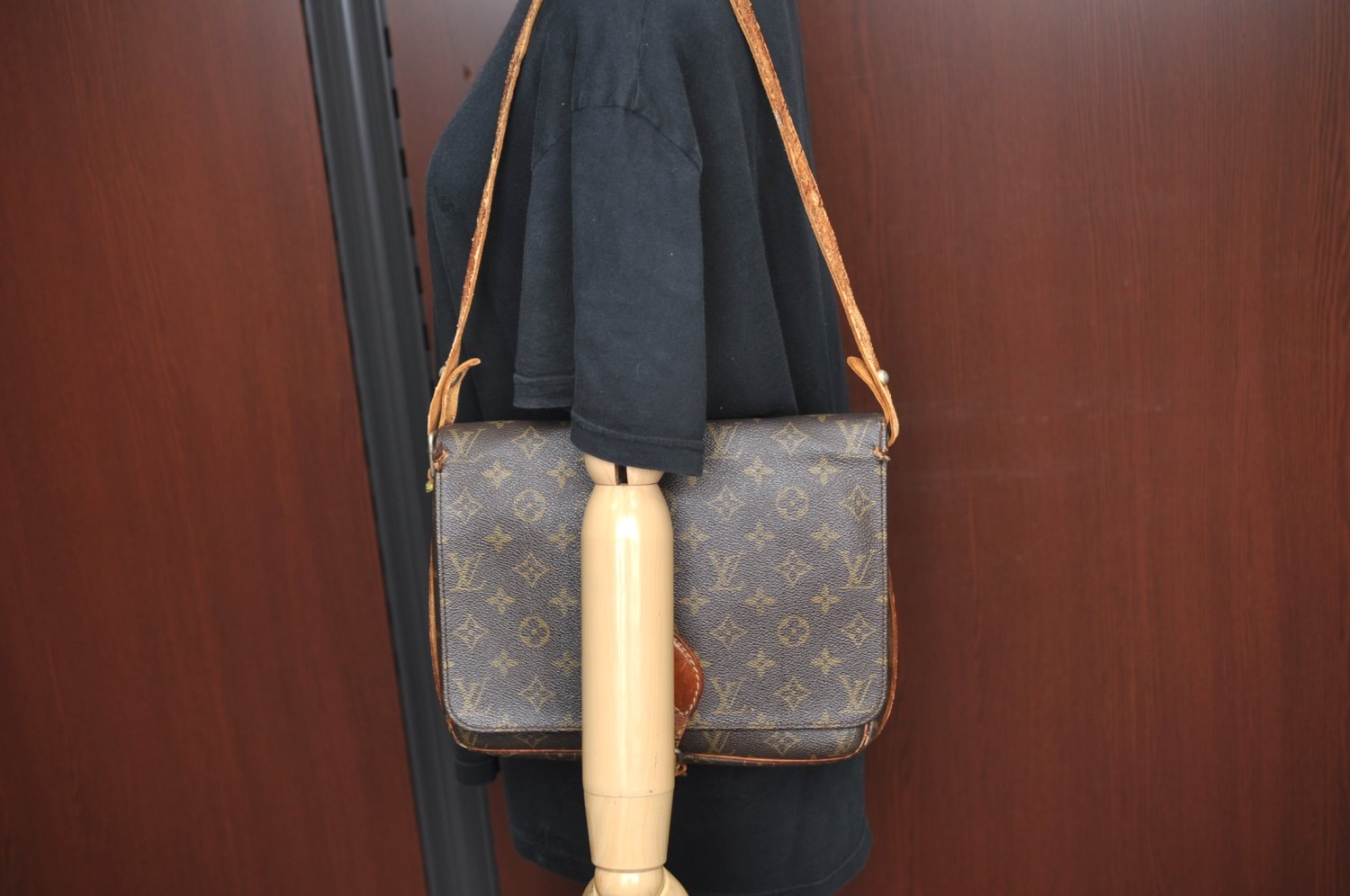 Authentic Louis Vuitton Monogram Cartouchiere GM Shoulder Bag Old Model K5979