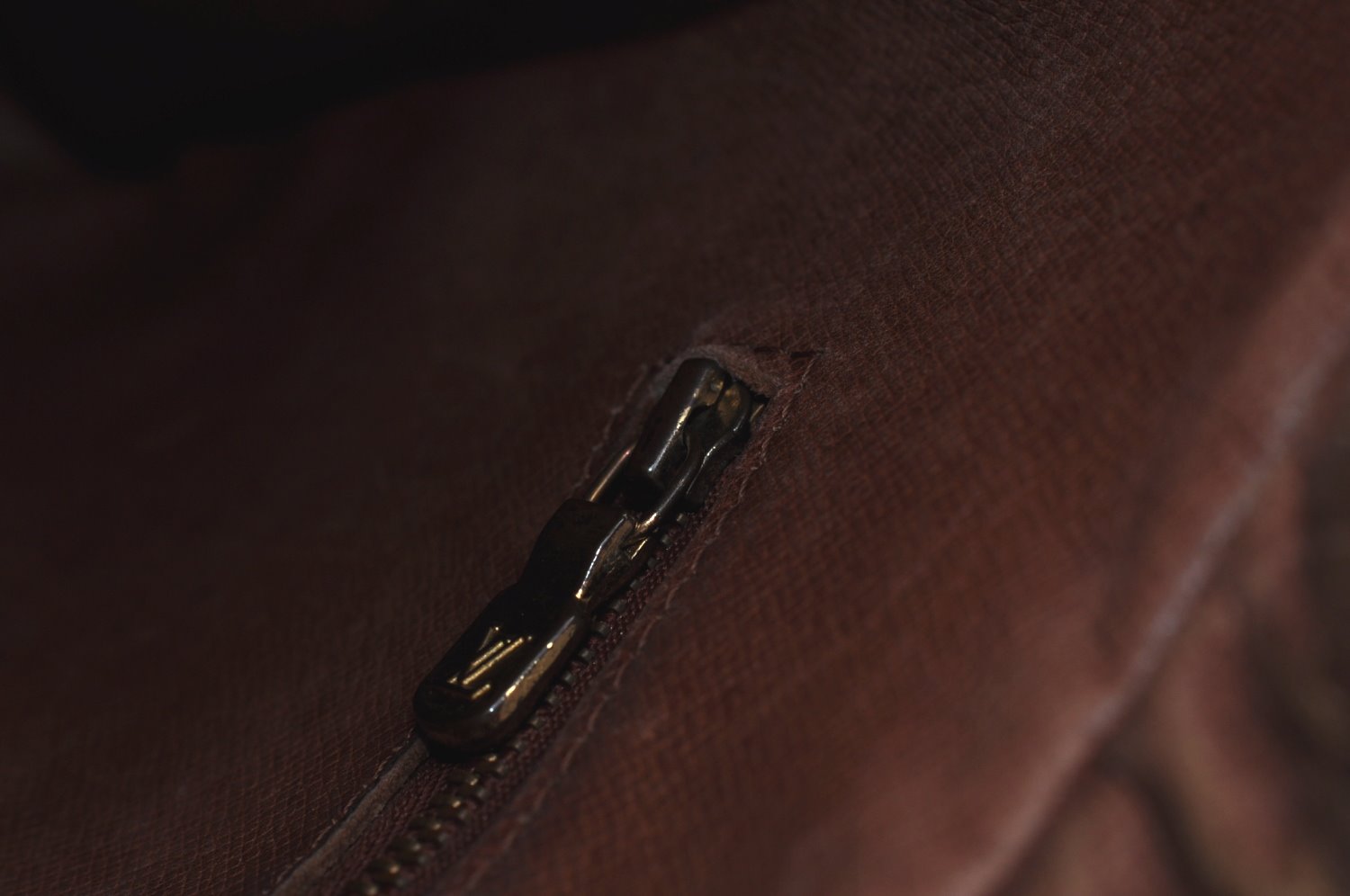 Authentic Louis Vuitton Monogram Boulogne 30 Shoulder Cross Bag M52165 LV K6033