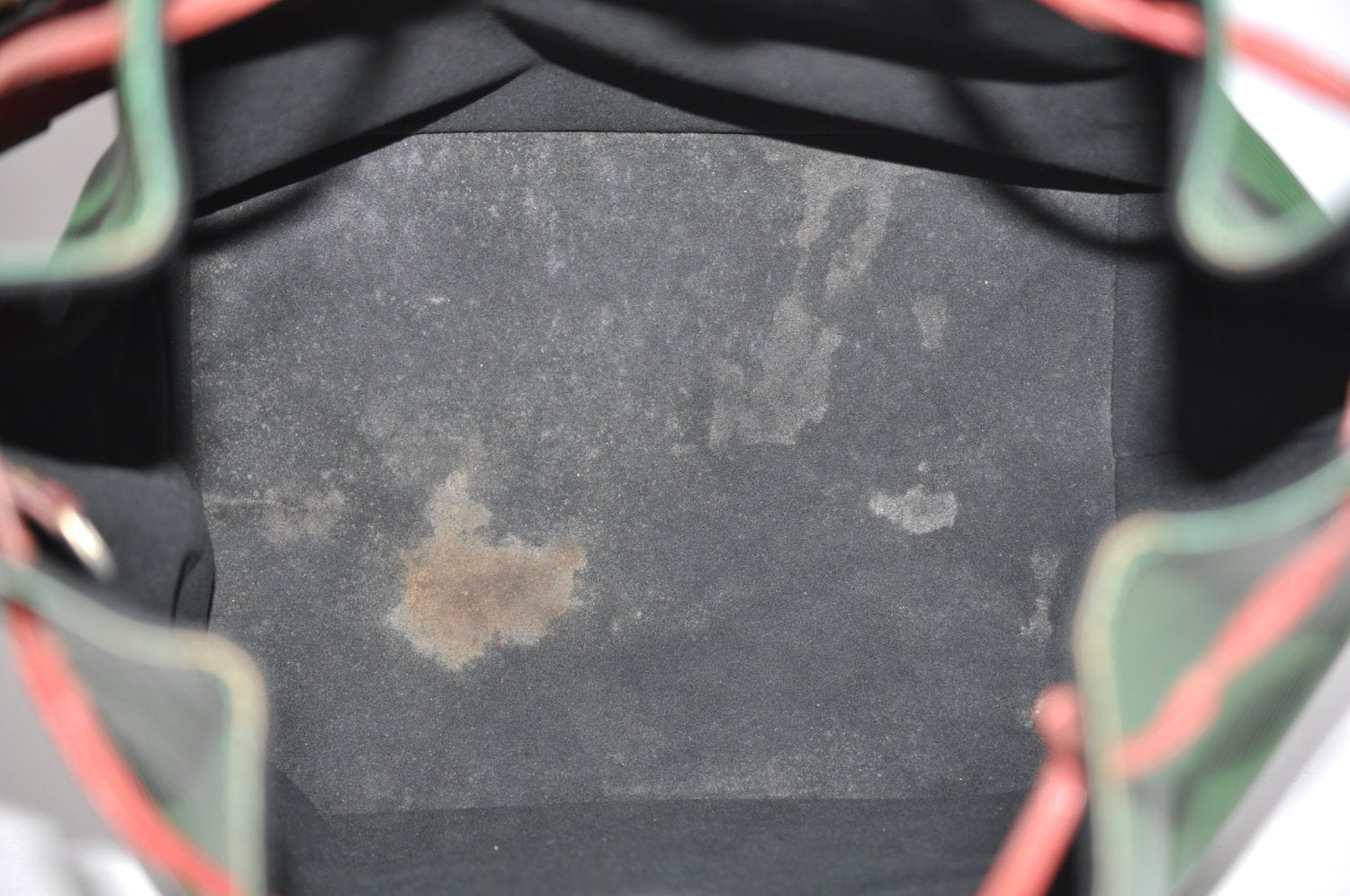 Authentic Louis Vuitton Epi Petit Noe Bi-color Green x Red Drawstring Bag K6043