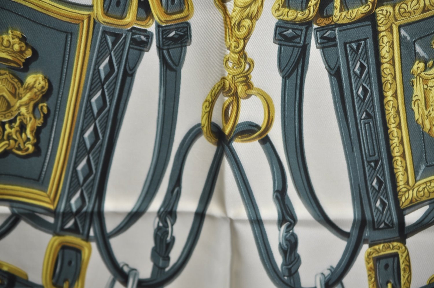 Authentic HERMES Carre 90 Scarf 