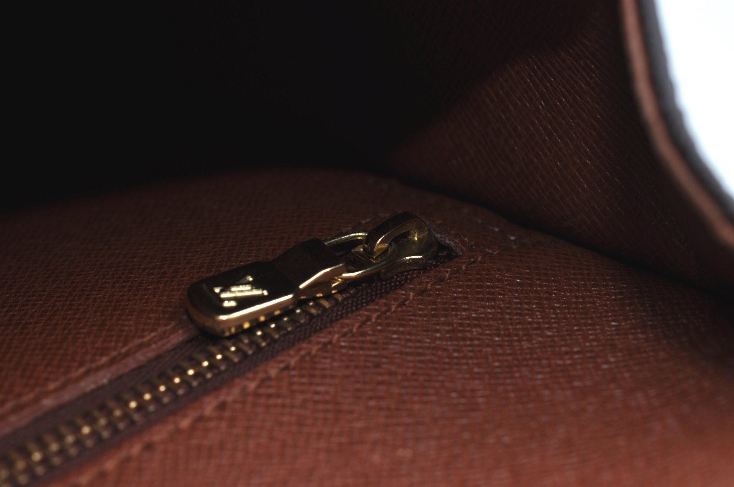 Authentic Louis Vuitton Monogram Saint Cloud GM M51242 Shoulder Cross Bag K6089