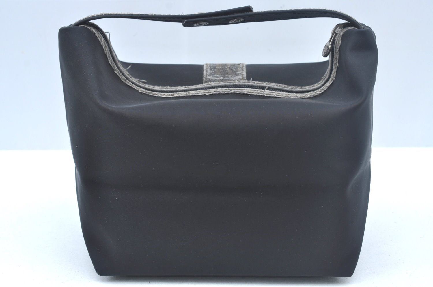 Authentic FENDI Vintage Pequin Hand Bag Pouch Purse Nylon Leather Black K6094