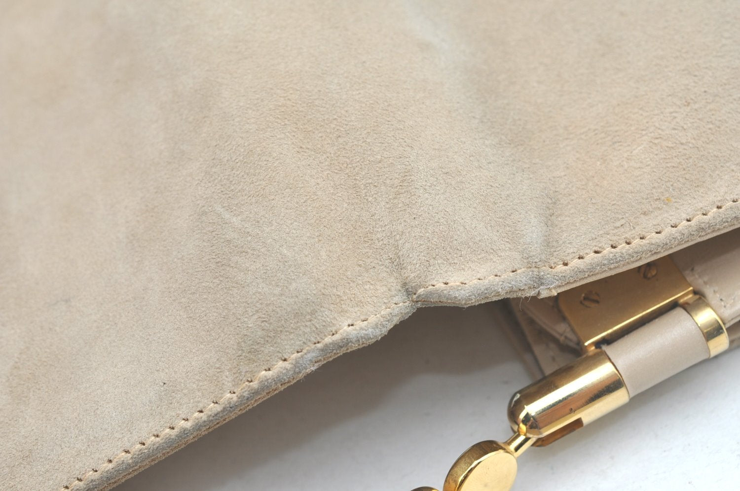 Authentic GUCCI Shoulder Cross Body Bag Purse Suede Leather Beige Junk K6107