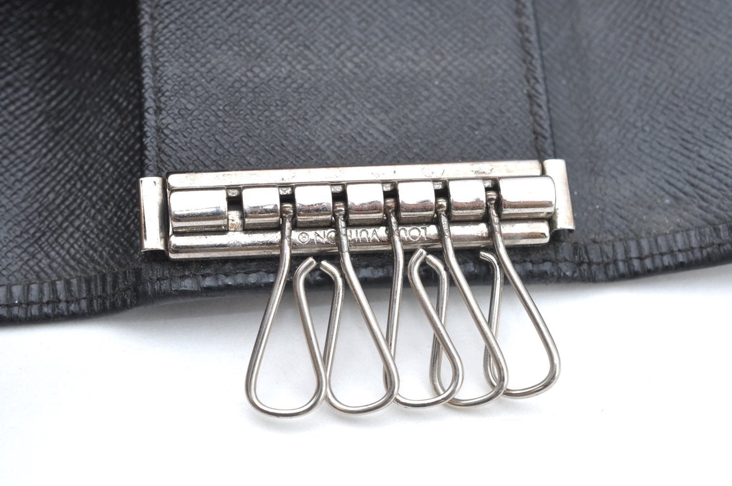 Authentic Louis Vuitton Epi Multicles 6 Key Case Black M63812 LV K6134