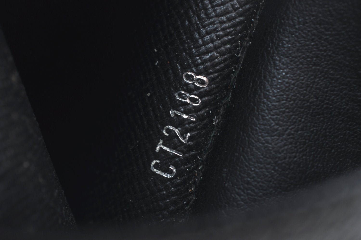 Authentic Louis Vuitton Epi Multicles 6 Key Case Black M63812 LV K6134