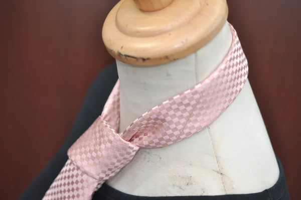 Authentic Louis Vuitton Damier Cravat Necktie Tie Silk Light Pink LV K6182