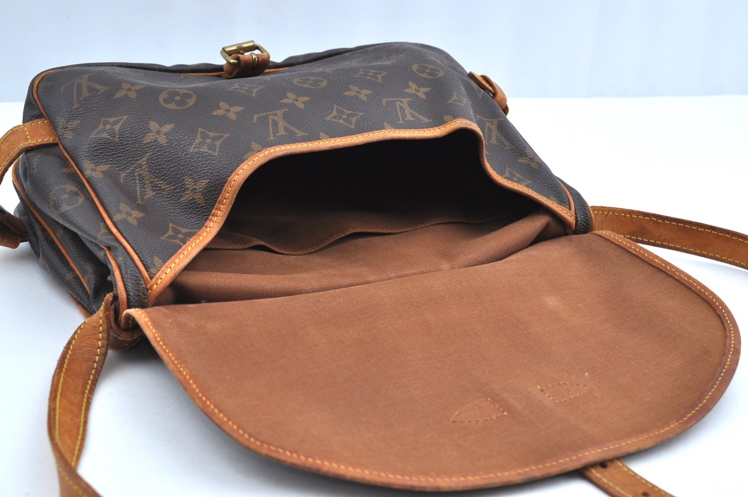 Authentic Louis Vuitton Monogram Saumur 30 Shoulder Cross Bag M42256 LV K6272