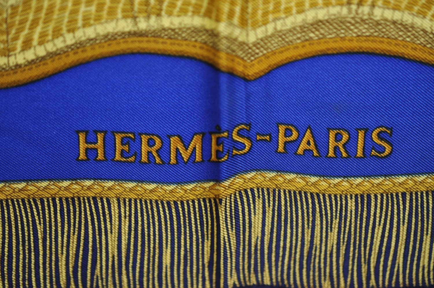 Authentic HERMES Carre 90 Scarf 