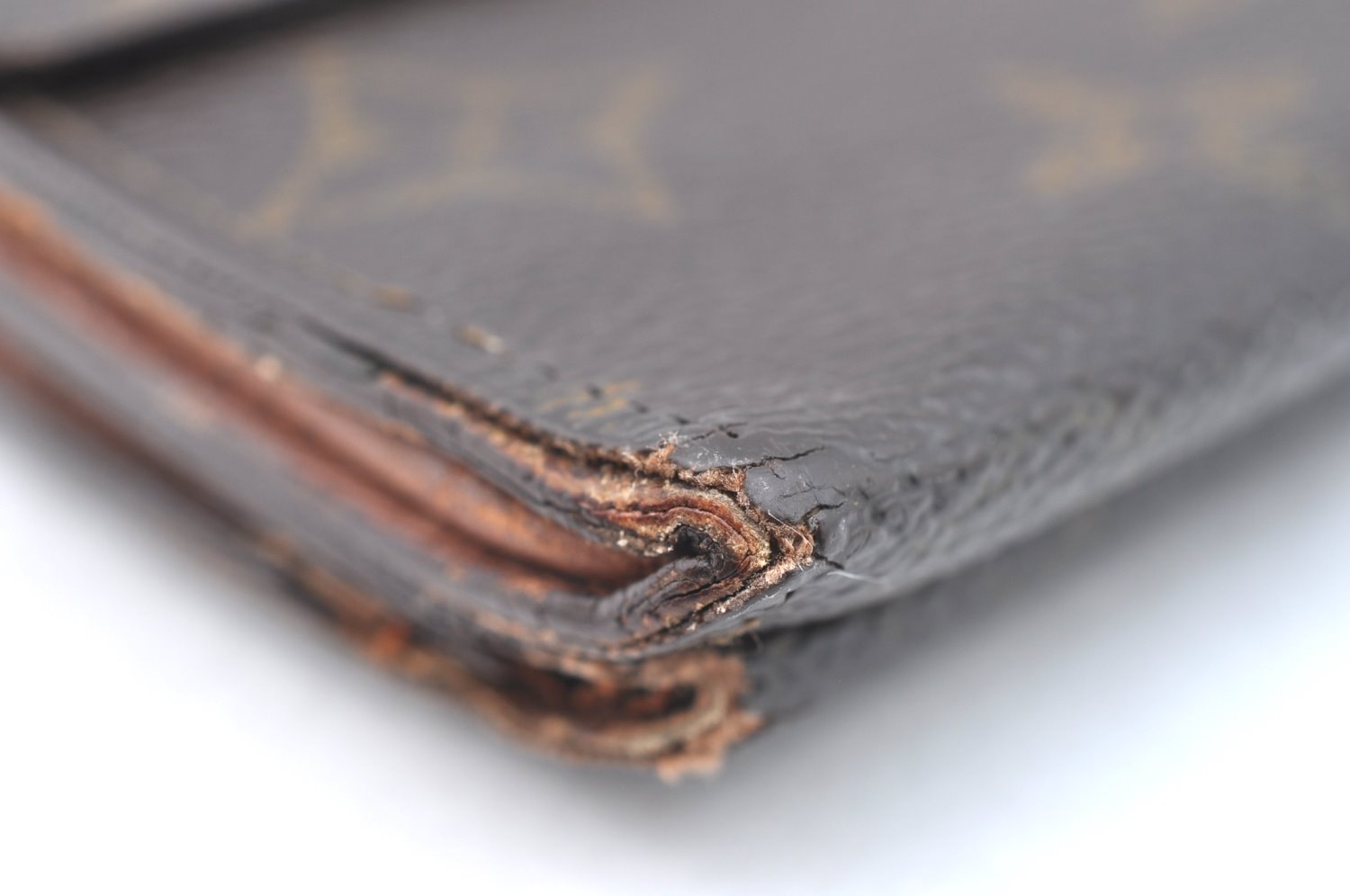 Authentic Louis Vuitton Monogram M61652 Porte Monnaie Billet Carte Credit K6324