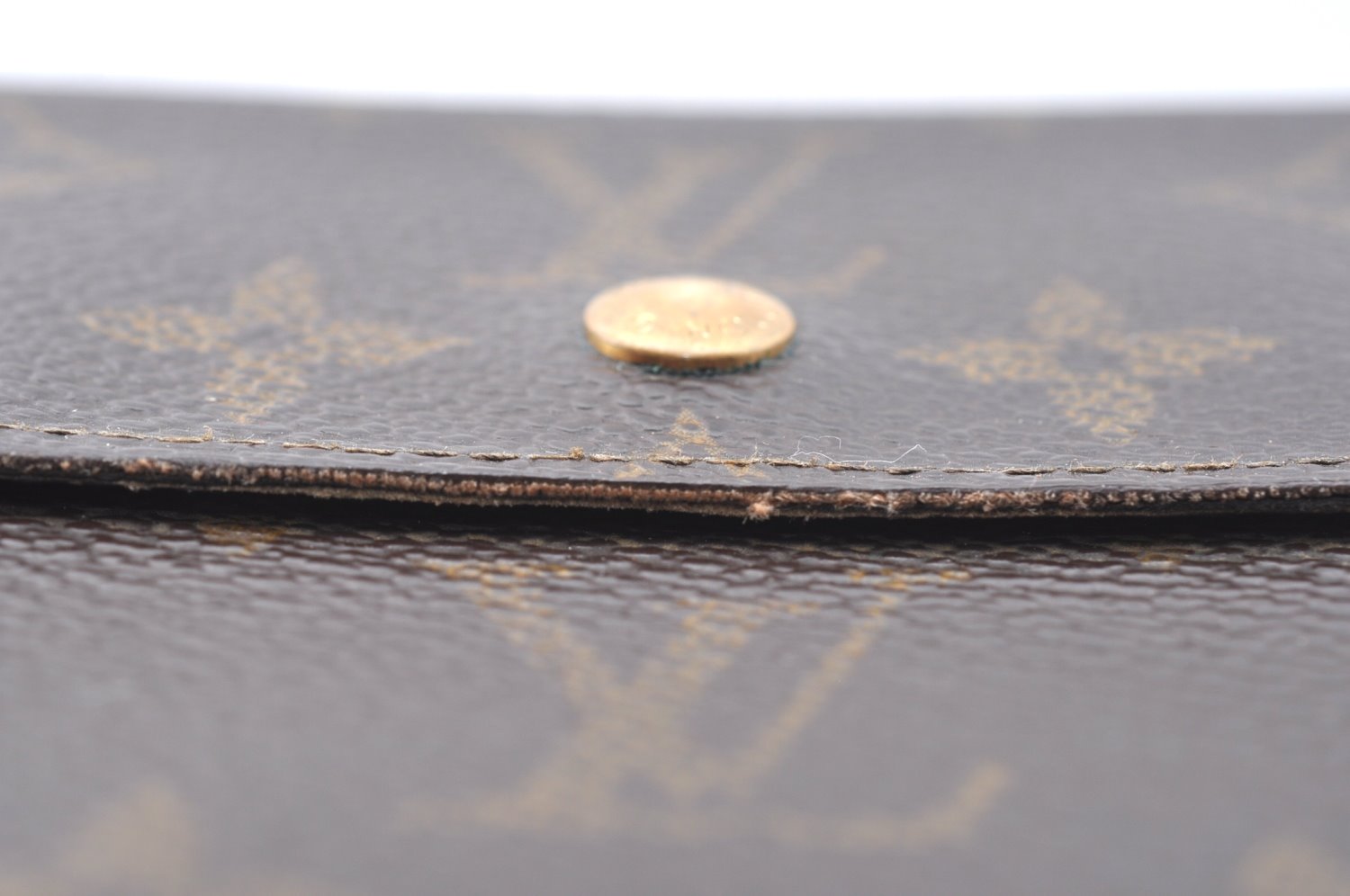 Authentic Louis Vuitton Monogram M61652 Porte Monnaie Billet Carte Credit K6324