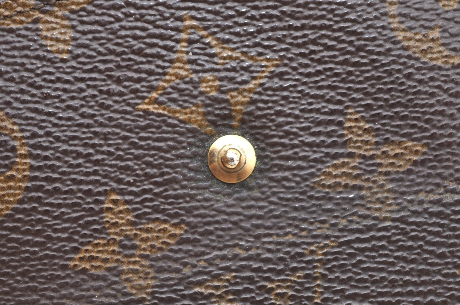 Authentic Louis Vuitton Monogram M61652 Porte Monnaie Billet Carte Credit K6324