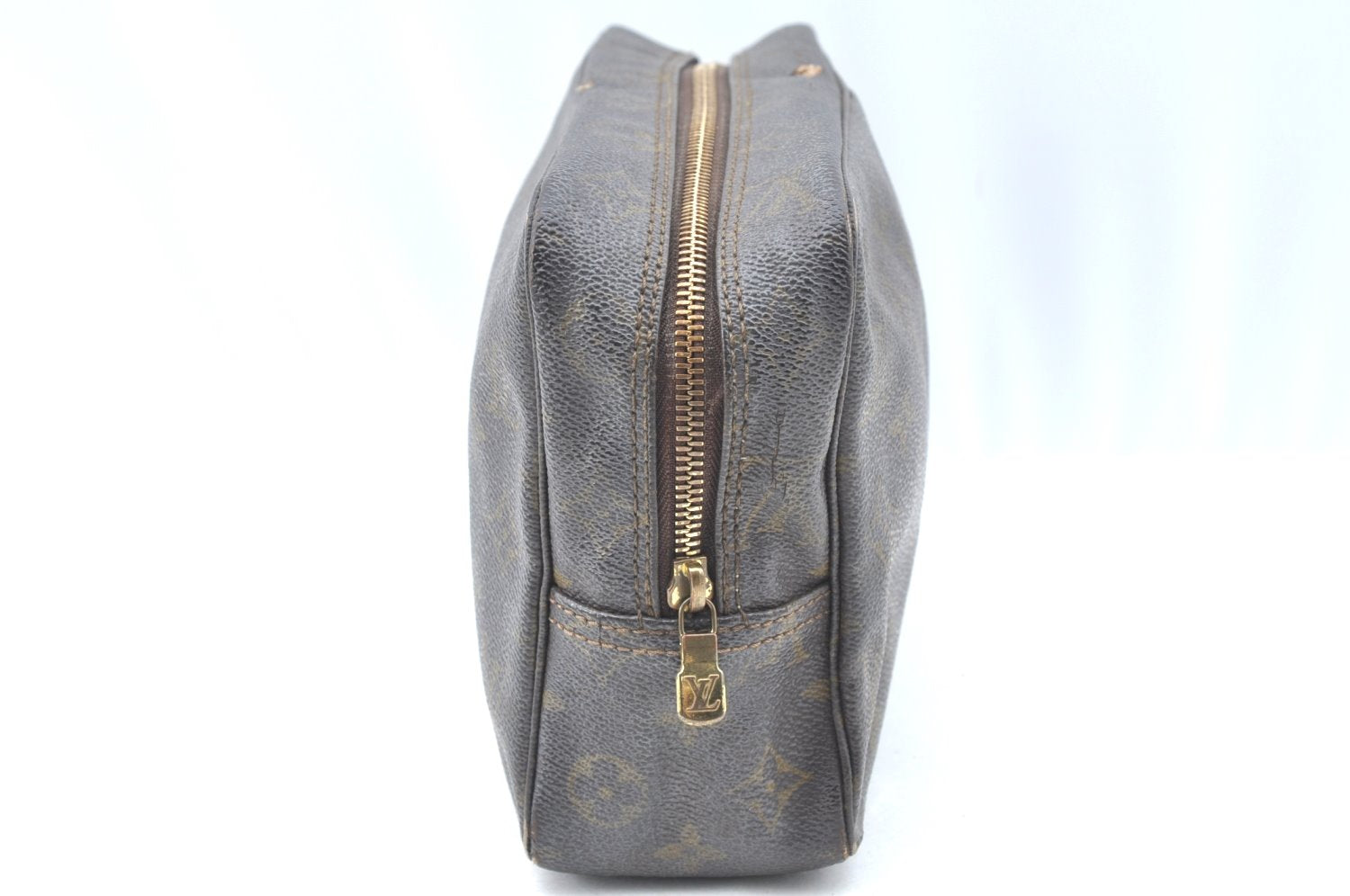 Auth Louis Vuitton Monogram Trousse Toilette 28 Clutch Hand Bag M47522 LV K6357