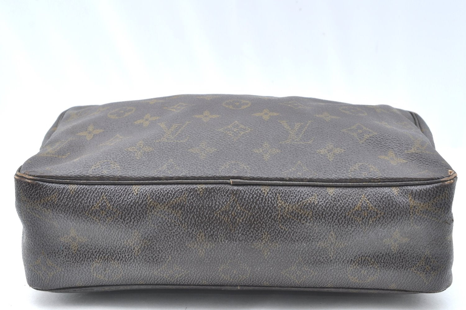 Auth Louis Vuitton Monogram Trousse Toilette 28 Clutch Hand Bag M47522 LV K6357