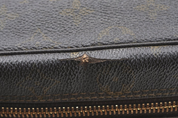 Auth Louis Vuitton Monogram Trousse Toilette 28 Clutch Hand Bag M47522 LV K6357