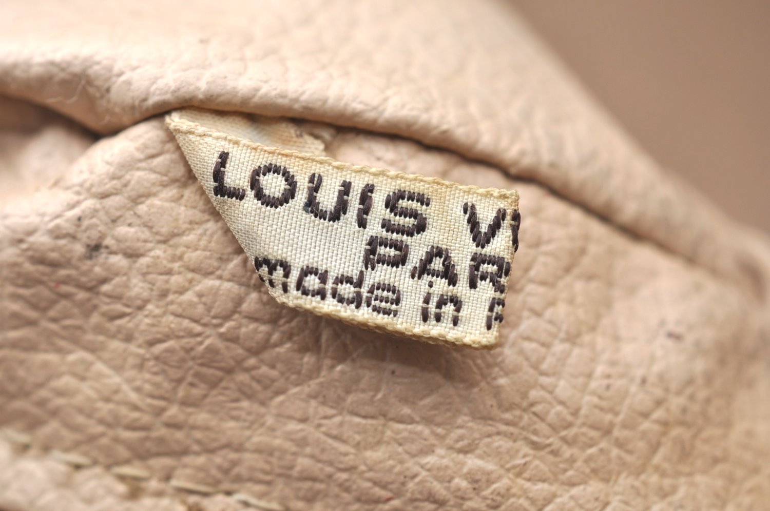 Auth Louis Vuitton Monogram Trousse Toilette 28 Clutch Hand Bag M47522 LV K6357