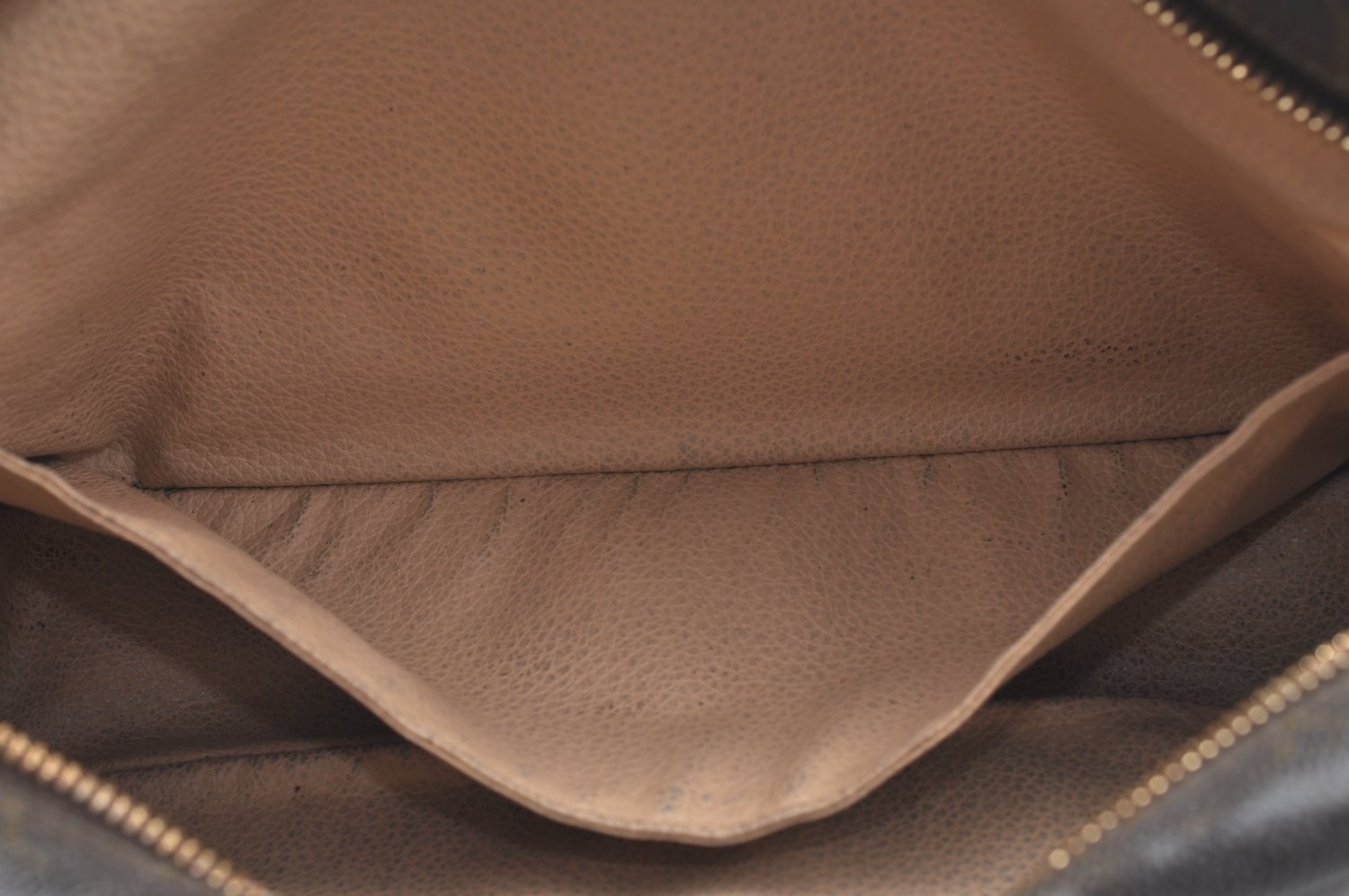 Auth Louis Vuitton Monogram Trousse Toilette 28 Clutch Hand Bag M47522 LV K6357