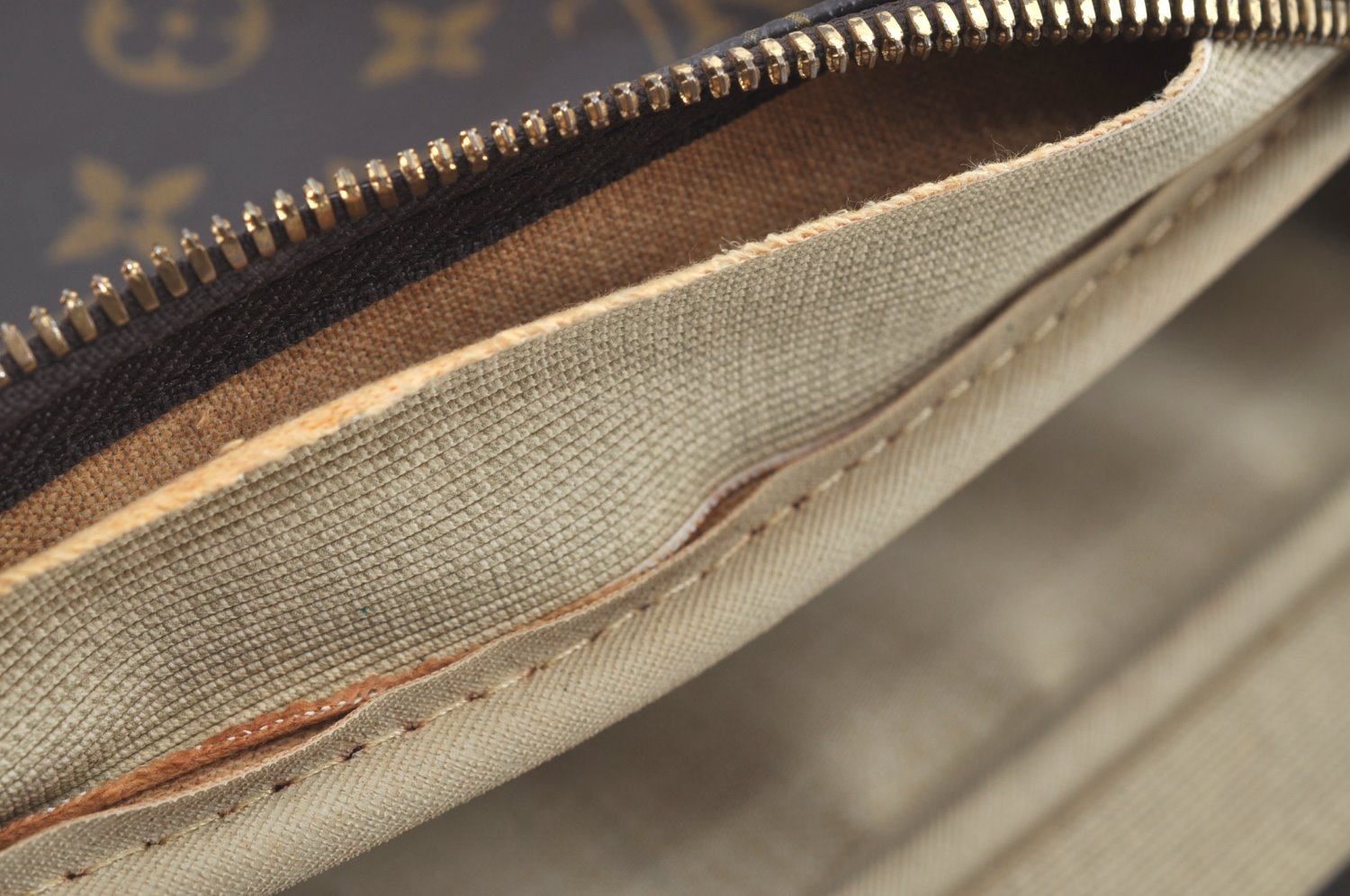 Authentic Louis Vuitton Monogram Deauville Hand Bag M47270 LV K6390