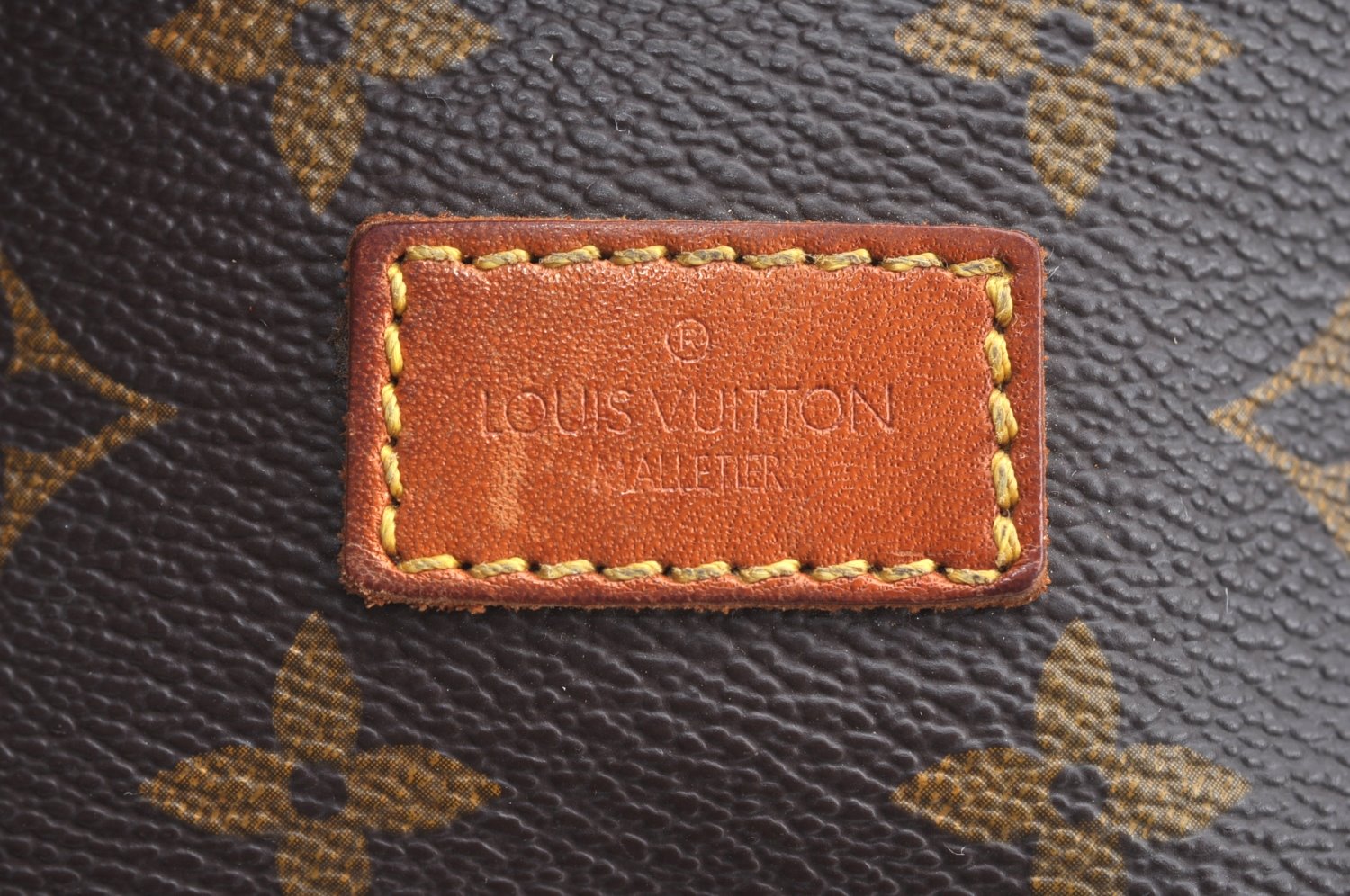 Authentic Louis Vuitton Monogram Saumur 30 Shoulder Cross Bag M42256 LV K6401