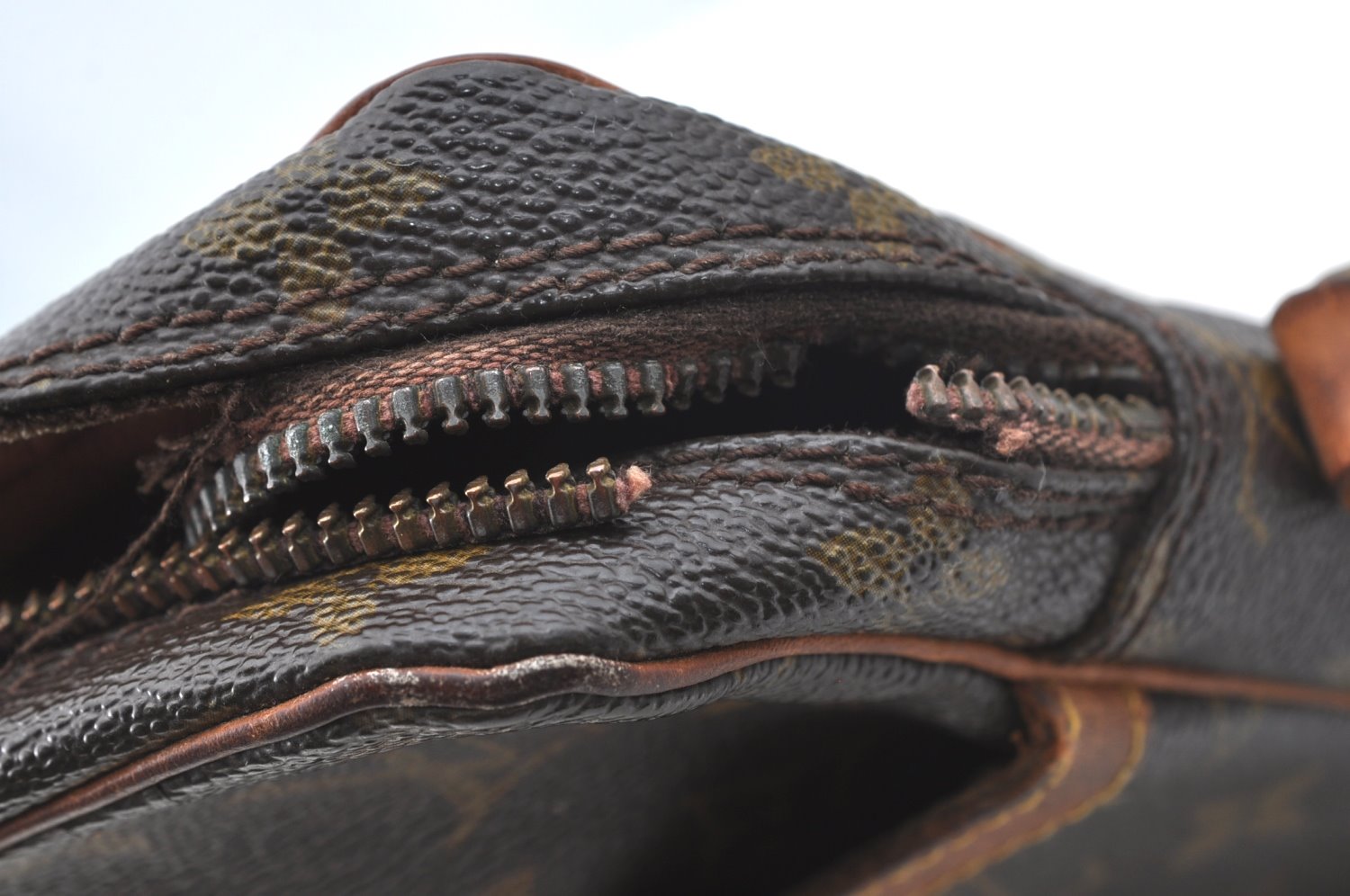 Auth Louis Vuitton Monogram Danube Shoulder Cross Body Bag M45266 LV Junk K6544