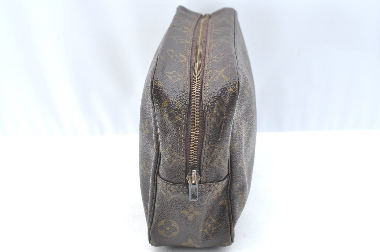 Auth Louis Vuitton Monogram Trousse Toilette 28 Clutch Hand Bag Old Model K6587