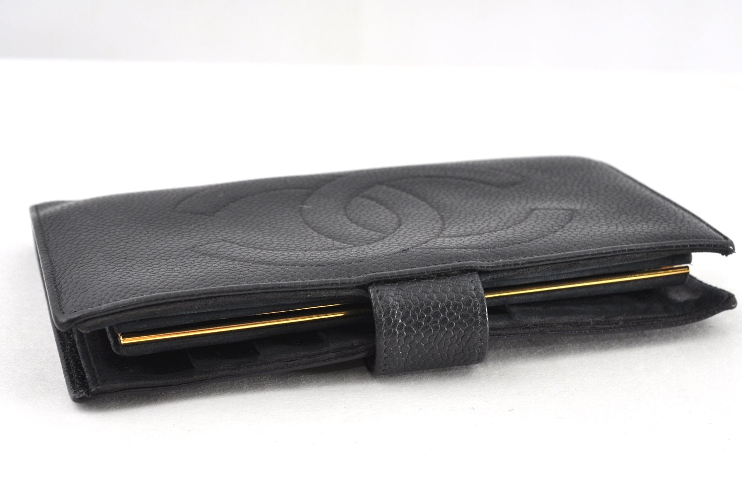 Authentic CHANEL Vintage Caviar Skin CC Logo Long Wallet Purse Black K6629