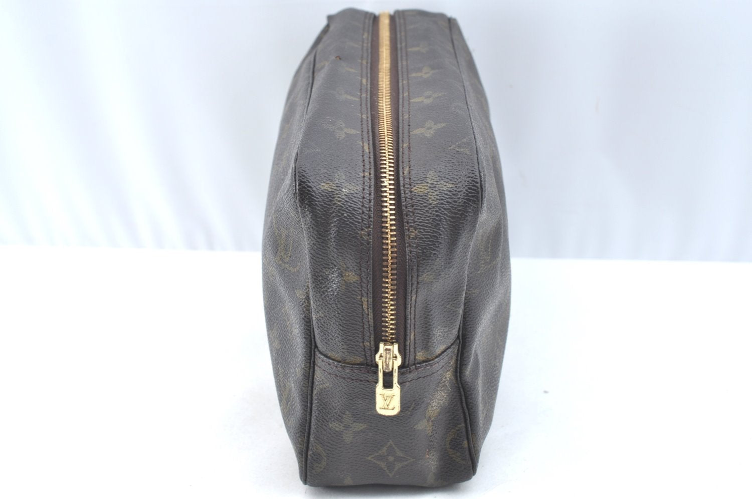 Auth Louis Vuitton Monogram Trousse Toilette 28 Clutch Hand Bag M47522 LV K6684