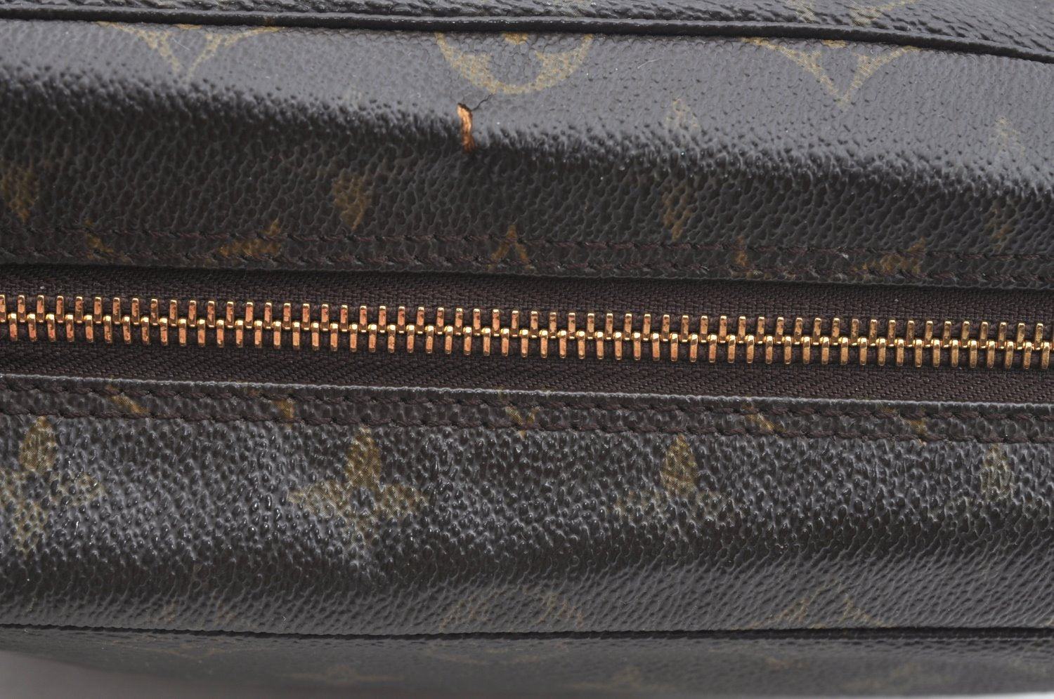 Auth Louis Vuitton Monogram Trousse Toilette 28 Clutch Hand Bag M47522 LV K6684