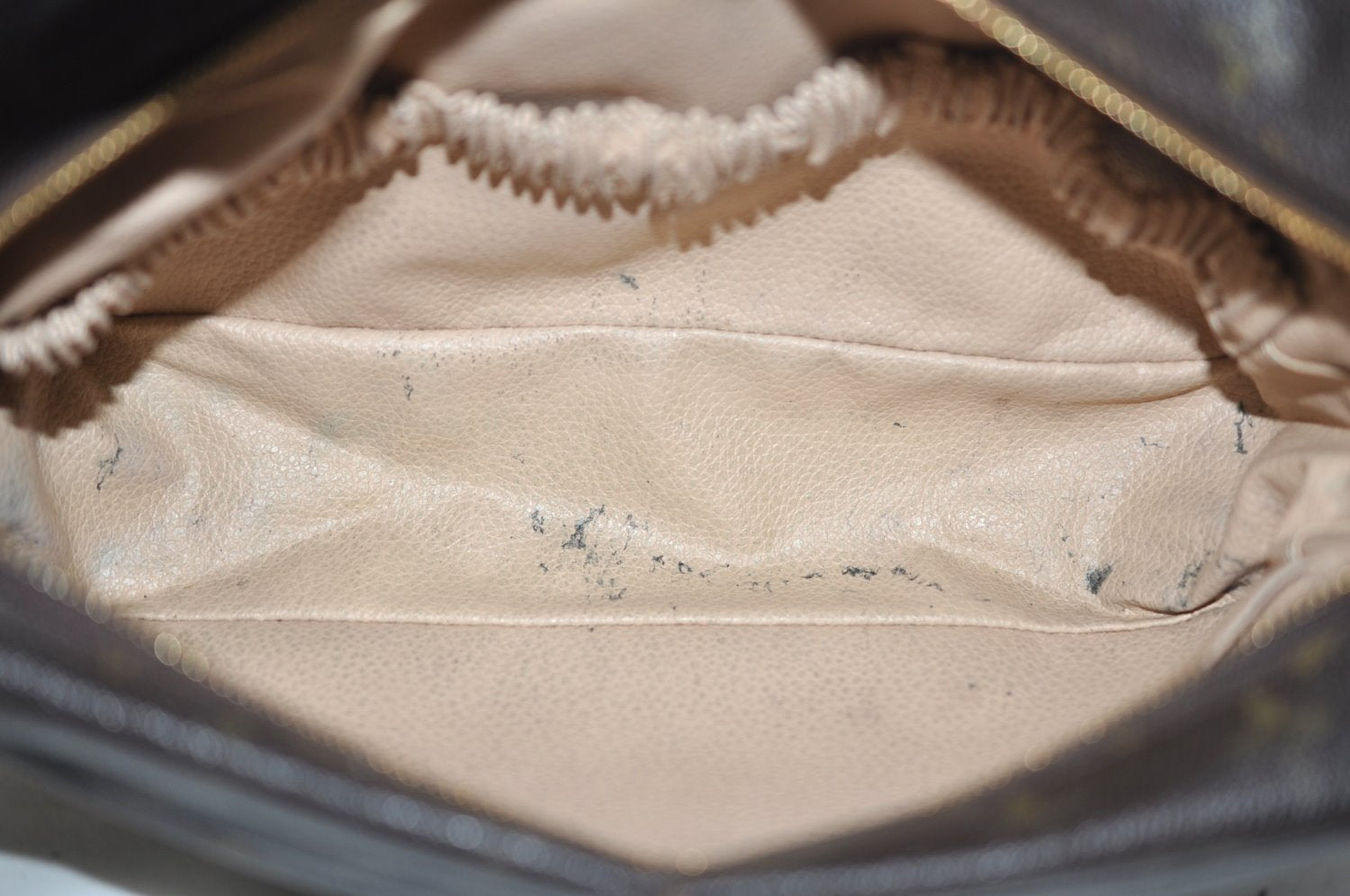 Auth Louis Vuitton Monogram Trousse Toilette 28 Clutch Hand Bag M47522 LV K6684