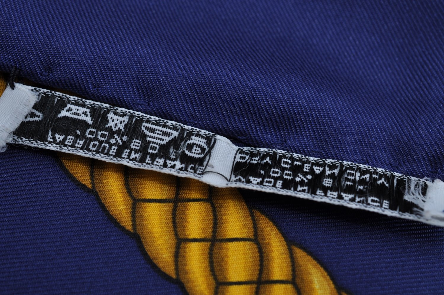 Authentic HERMES Carre 90 Scarf 