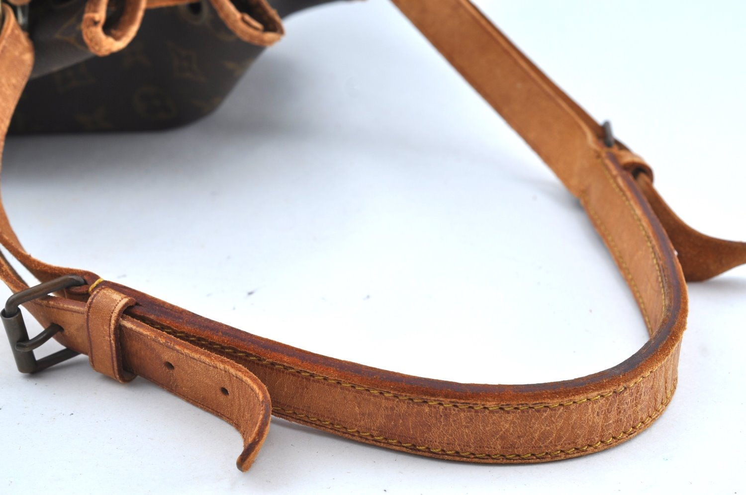 Authentic Louis Vuitton Monogram Noe Shoulder Drawstring Bag Old Model LV K6785