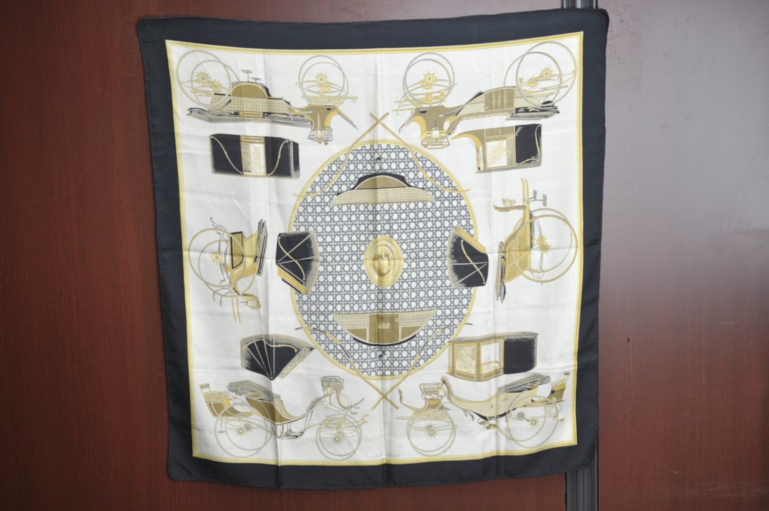 Authentic HERMES Carre 90 Scarf 