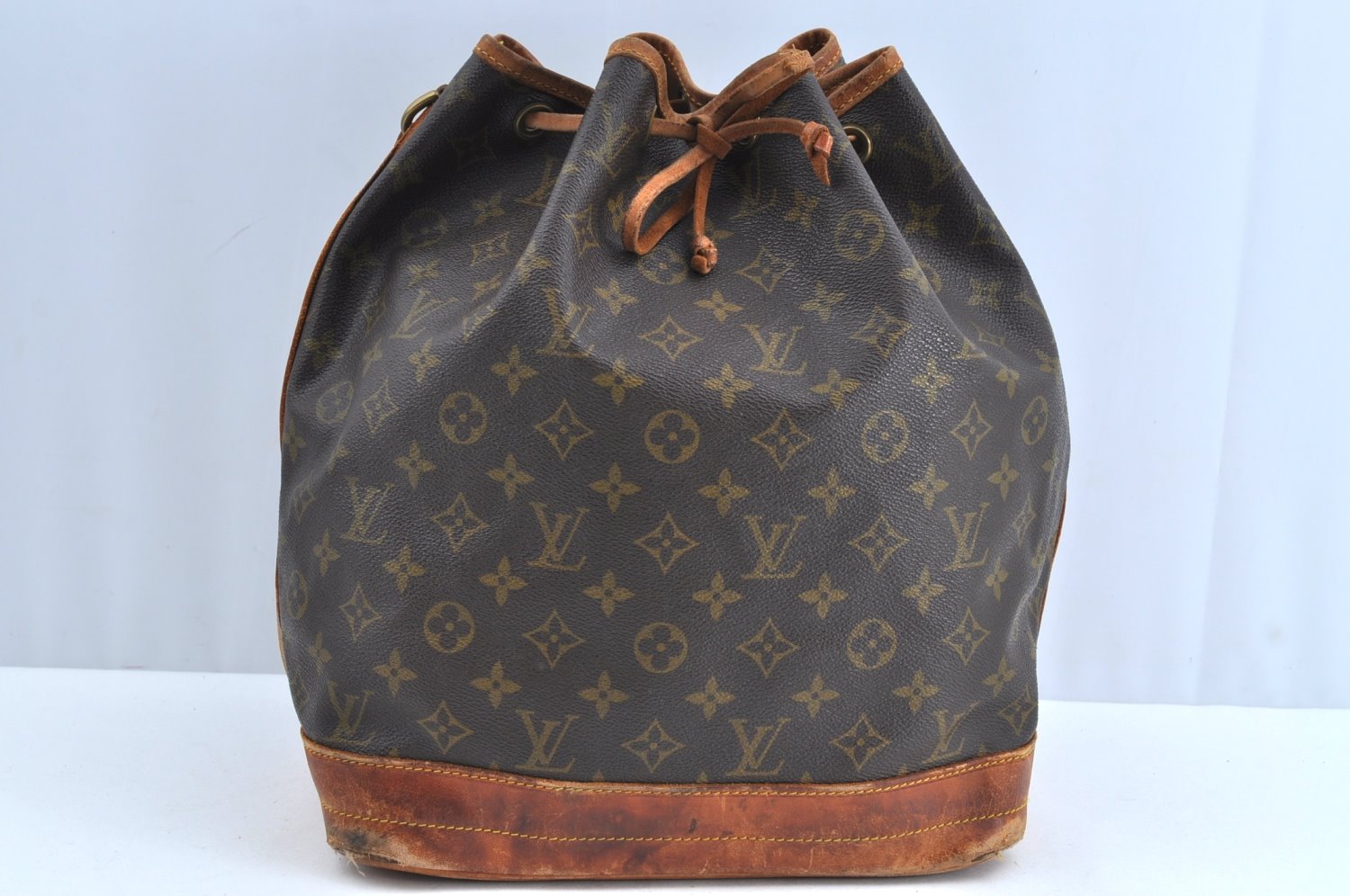 Authentic Louis Vuitton Monogram Noe Shoulder Drawstring Bag M42224 LV K6880