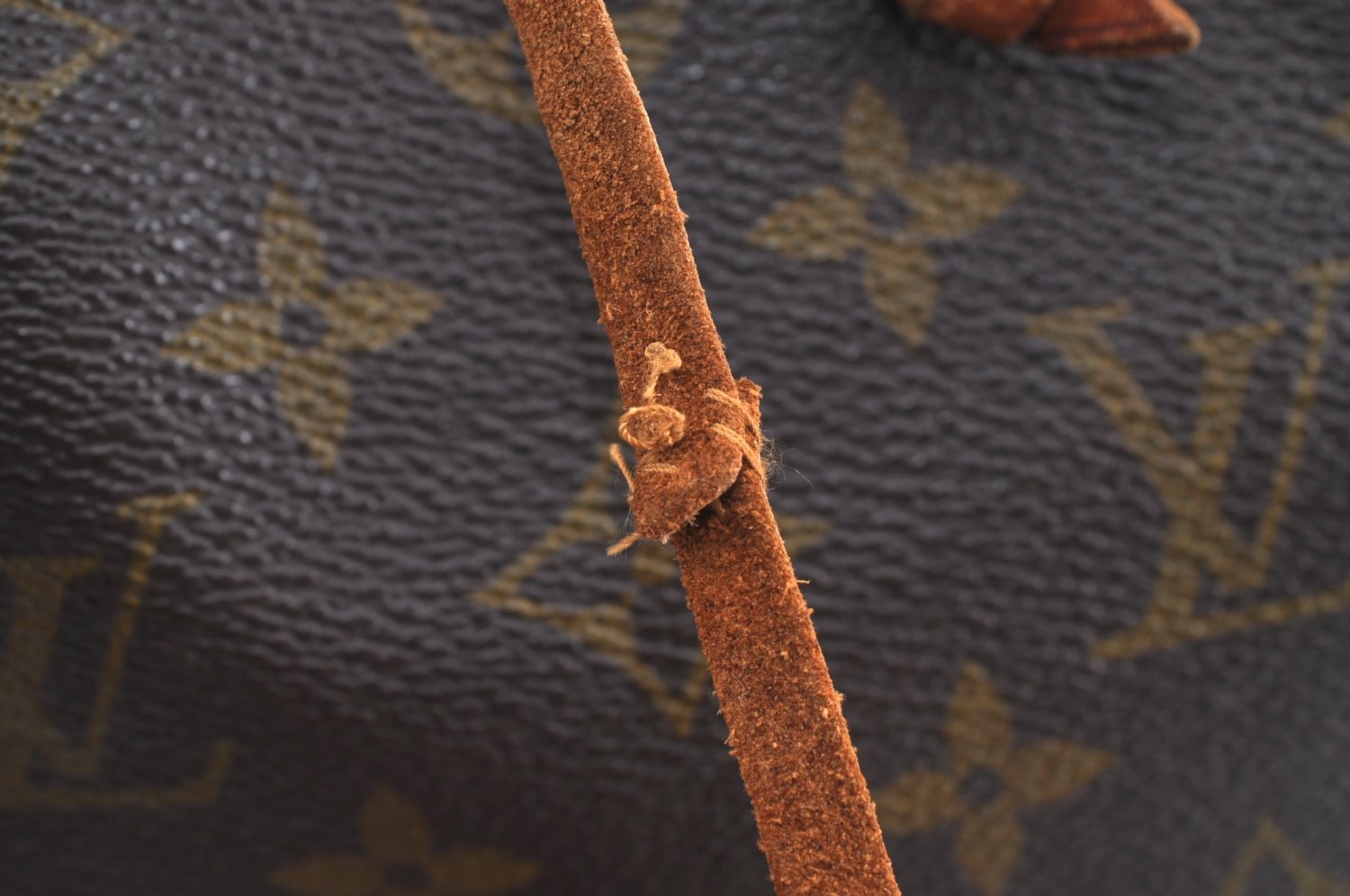 Authentic Louis Vuitton Monogram Noe Shoulder Drawstring Bag M42224 LV K6880