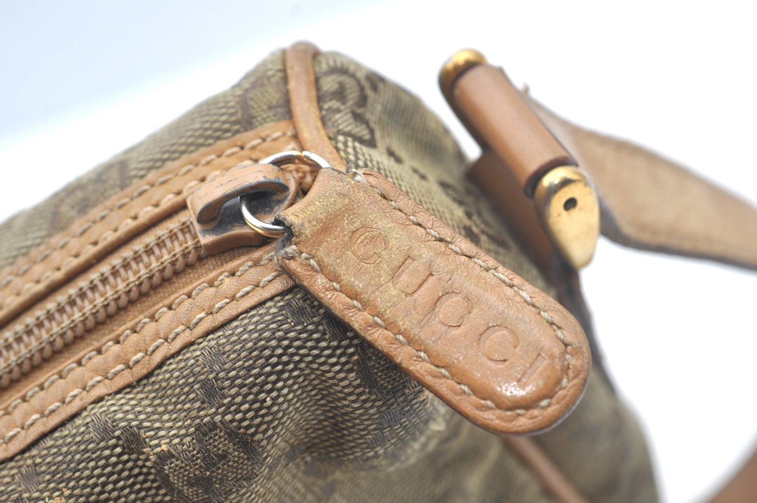 Authentic GUCCI Shoulder Cross Body Bag GG Canvas Leather Brown Junk K6918